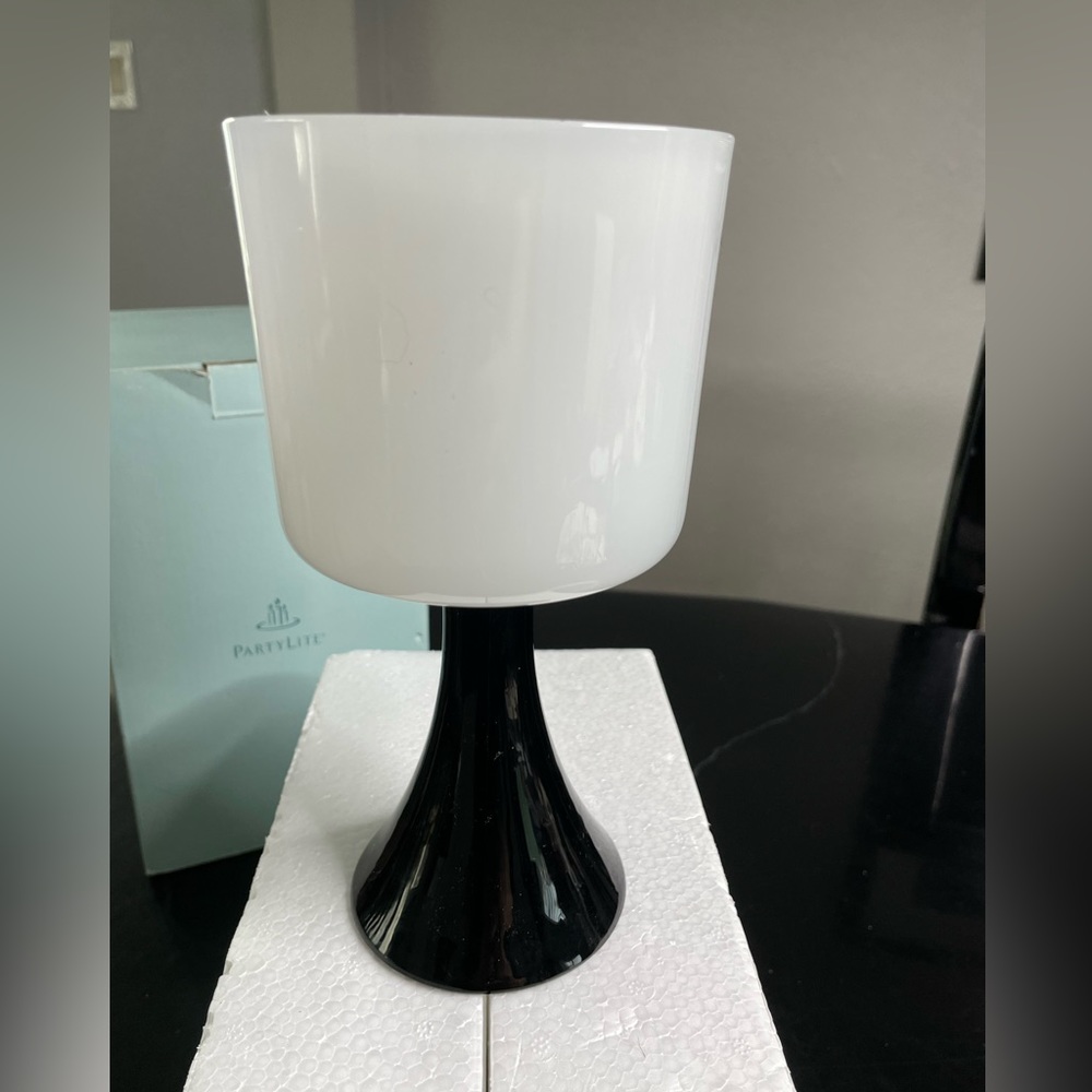 Partylite P9684 - Picture 1 of 6